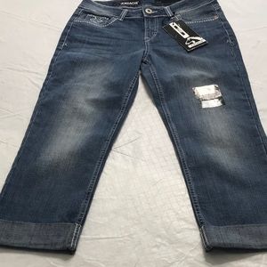 NWT~Cuffed Cropped Denim 🐴